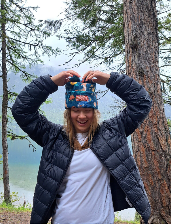 Dark Turquoise Floral 4-Point Beanie