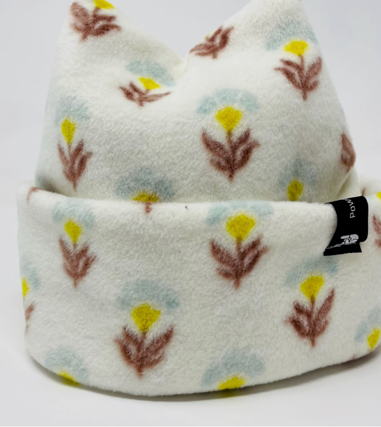 Four-Point White Flower Beanie