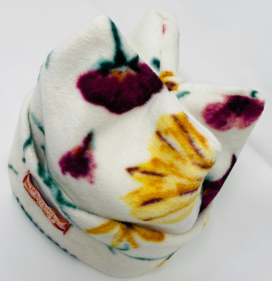 White Flower Four-point Beanie